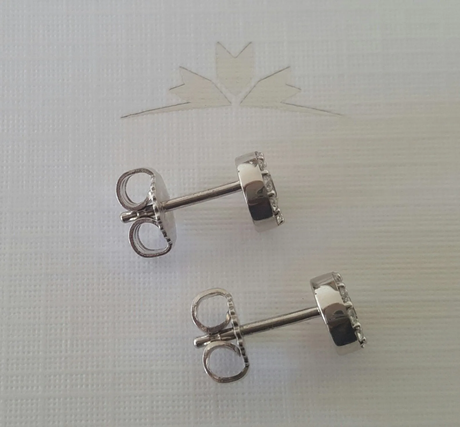 Hearts on Fire 0.50tcw Ideal Cut Diamond Fulfilment Earrings in 18ct White Gold
