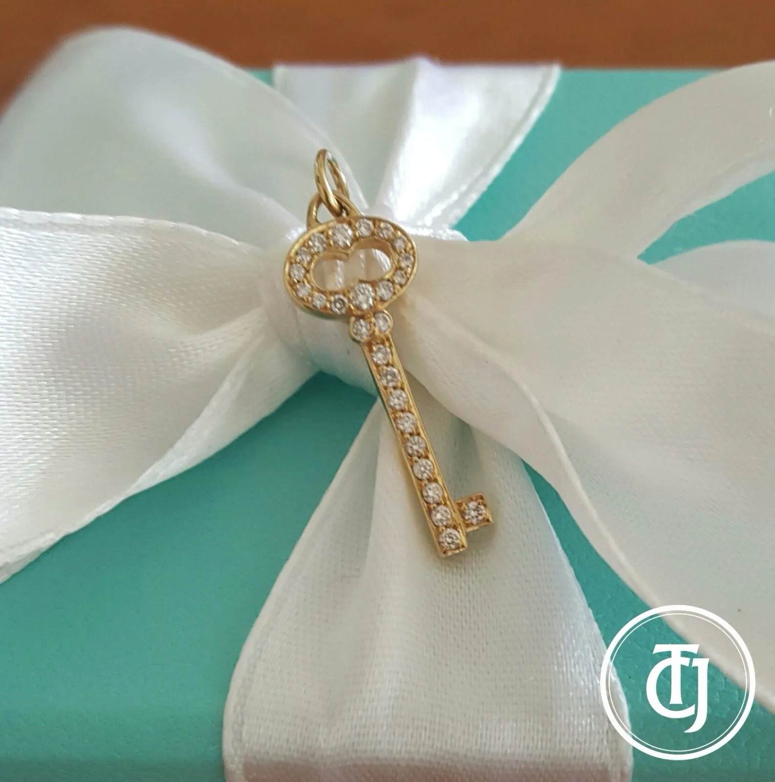 Tiffany & Co 0.14tcw Diamond and 18ct Yellow Gold Vintage 1 inch Key RRP $3300