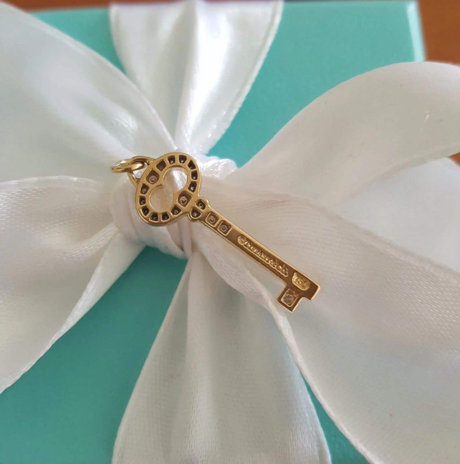 Tiffany & Co 0.14tcw Diamond and 18ct Yellow Gold Vintage 1 inch Key RRP $3300